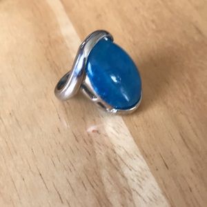 8/$25 💐🌸🌺Metal band with blue rock face.